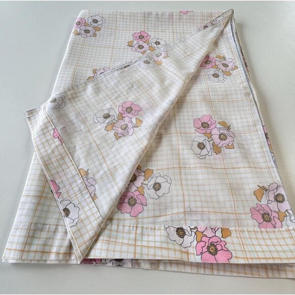 Vintage 1970s top/ flat sheet, pink peonies flowers, checkered, twin si - Picture 10 of 10